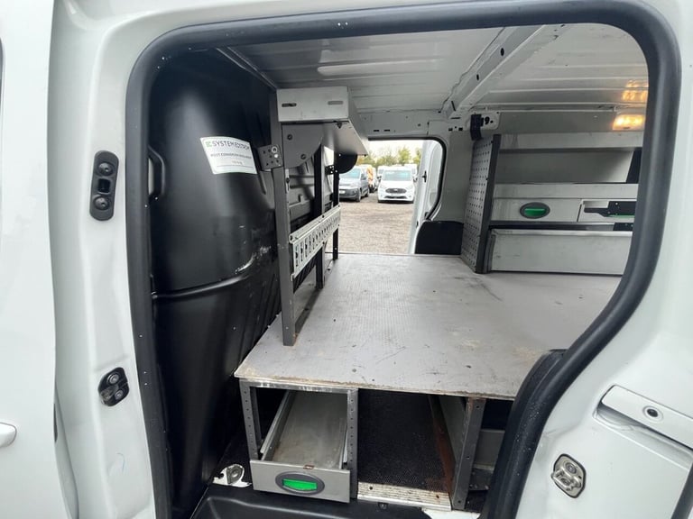 2021 21 VAUXHALL COMBO 1.6 TURBO D 2300 LIMITED EDITION NAV PANEL VAN 4DR DIESEL