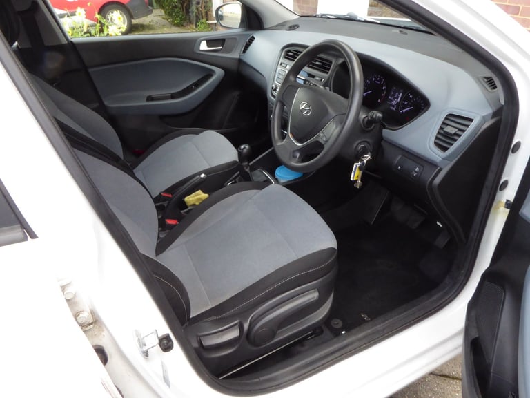 Hyundai, I20, Hatchback, 2016, Manual, 1248 (cc), 5 doors