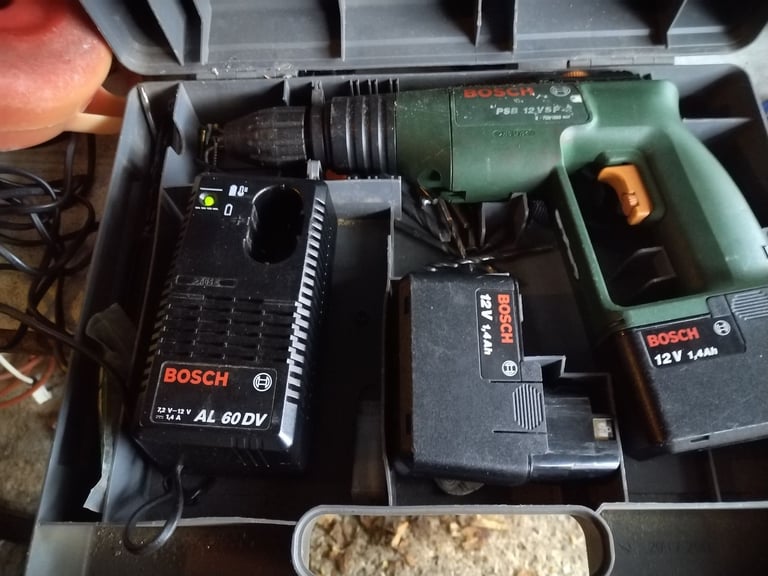 Bosch cordless drill driver with battery and charger with carry case good working order 