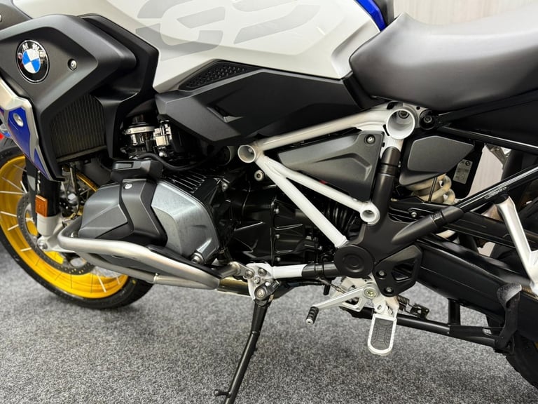 2020 20 BMW R1250GS Rallye - AKROPOVIC - Recent Service @ BMW Main Dealers