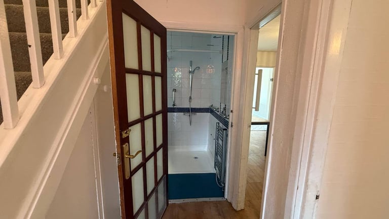 Spacious 4-Bedroom House with 2 Bathrooms in NEW MALDEN
