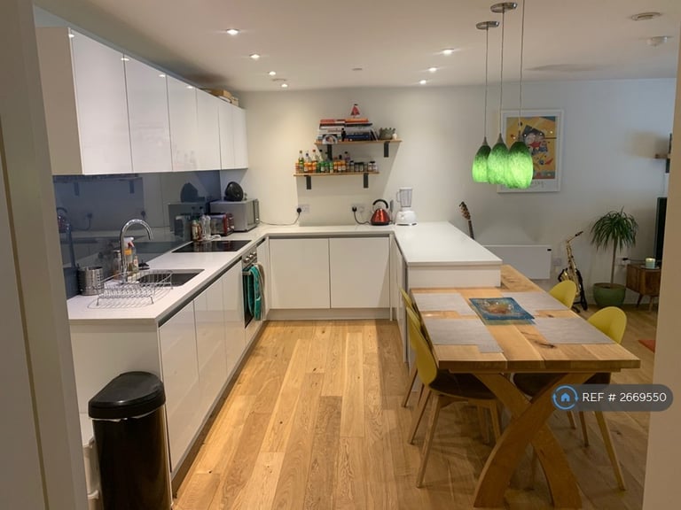 2 bedroom flat in Munday Street, Manchester, M4 (2 bed) (#2669550)