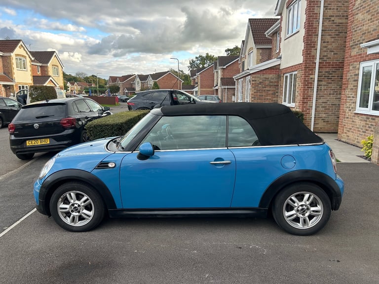 Mini, CONVERTIBLE, Convertible, 2013, Manual, 1598 (cc), 2 doors
