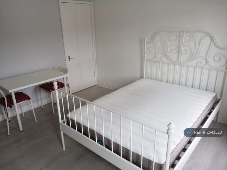 Studio flat in Bristow Road, Hounslow, TW3 (#2643520)