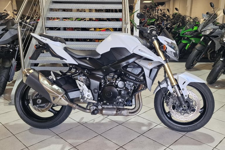 Suzuki GSR 750 2015