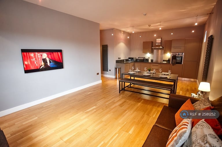 2 bedroom flat in Malta Street, Manchester, M4 (2 bed) (#2581252)