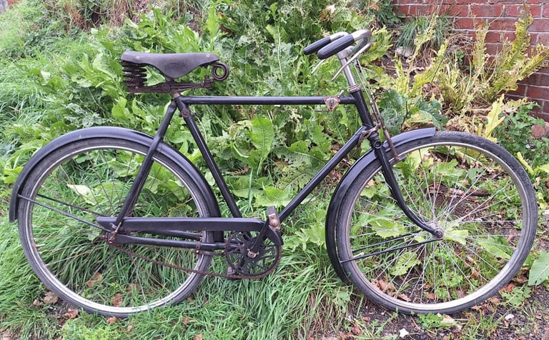 image for 1975 classic unique Raleigh vintage townbike