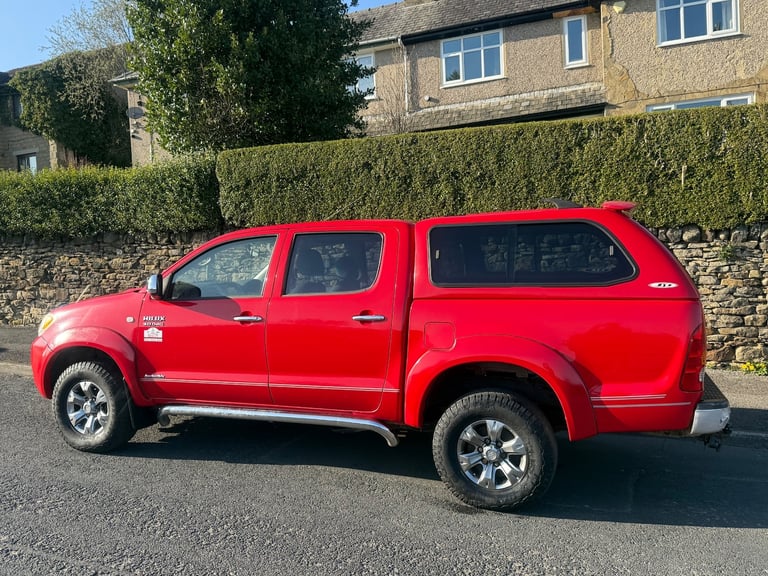 2008 TOYOTA HILUX INVINCIBLE DOUBLE CAB D/C 3.0 D4-D MANUAL 4X4 RED