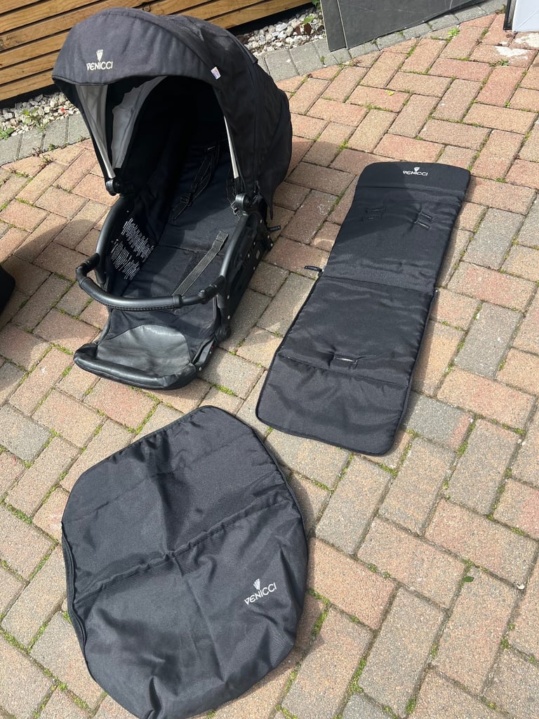 Venicci pushchair and car seat 