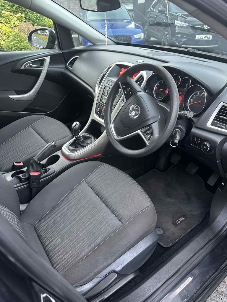 Vauxhall, ASTRA, Hatchback, 2011, Manual, 1398 (cc), 5 doors