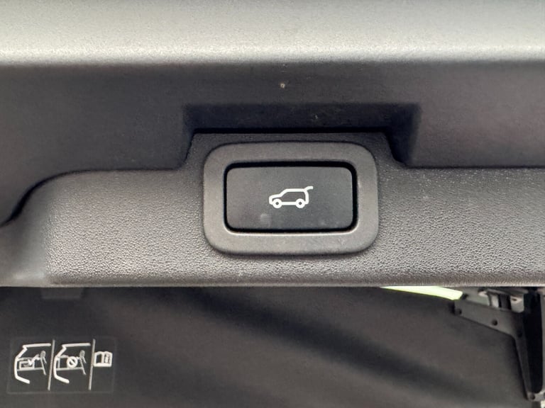 2019 Land Rover Discovery 2.0 SD4 HSE SUV 5dr Diesel Auto 4WD Euro 6 (s/s) (240 ps) ESTATE Diesel...