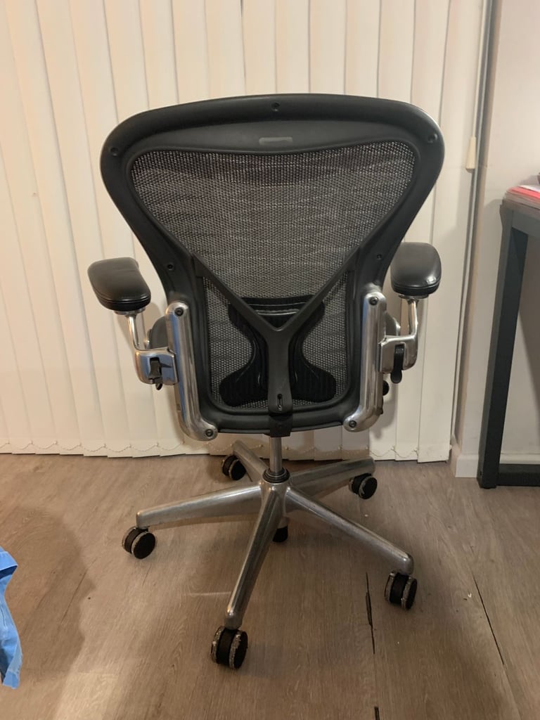 Desk chair, very comfortable, very good condition