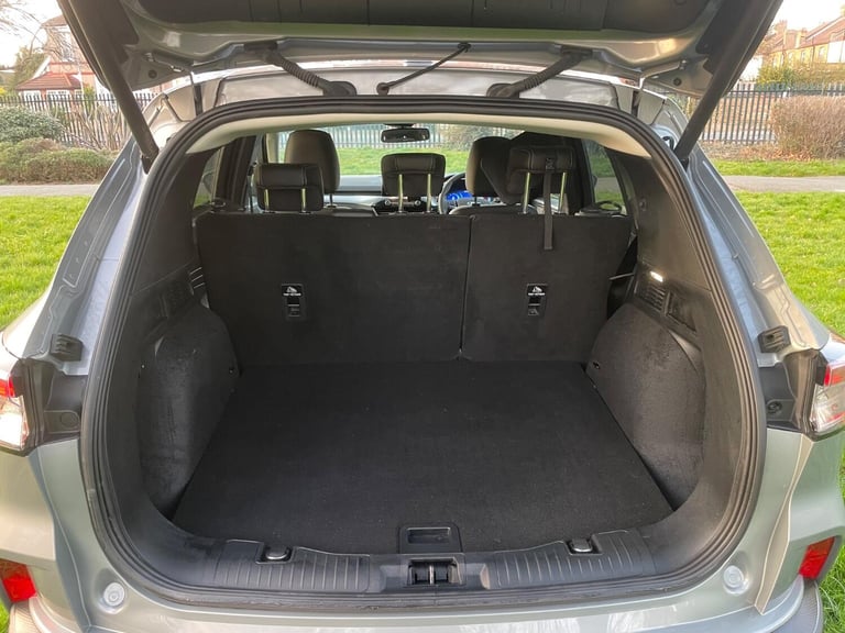 FORD KUGA 1.5 Kuga Titanium Edition 5 door 1.5L EcoBoost 150PS FWD 6 Speed