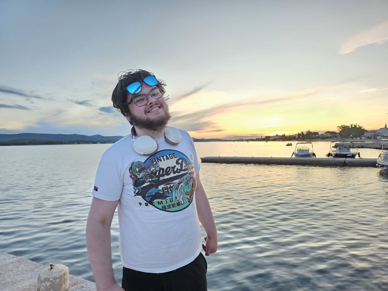 ONLINE - Maths and Physics Tutor