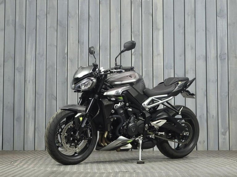 2024 74 TRIUMPH STREET TRIPLE 765 R