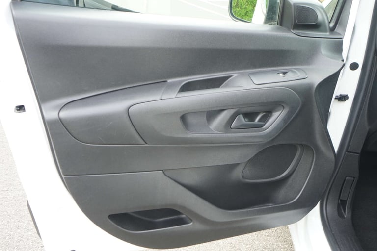 2022 Vauxhall Combo 1.5 Combo 2300 Sportive L2 LWB + 3 Seater + Twin Slider + Top Spec Van Panel ...