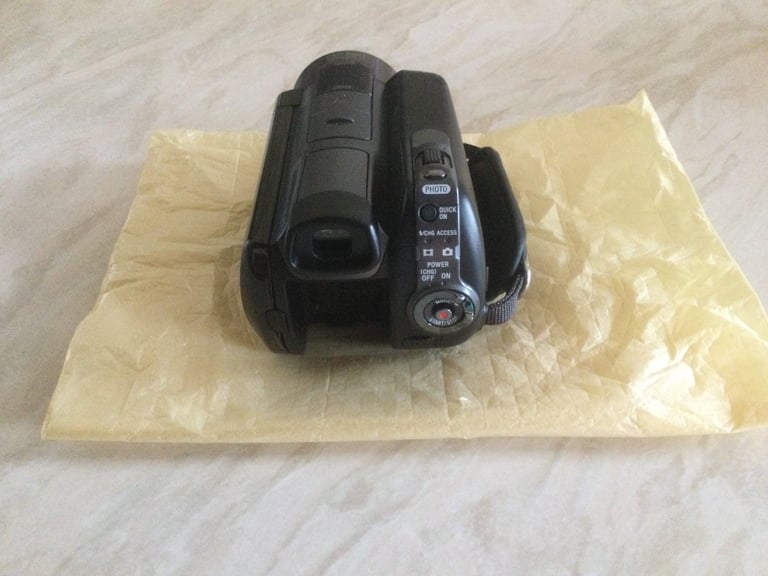 SONY HDR-SR12E 120GB 10.2MP DIGITAL HD HANDYCAM CAMCORDER - BRAND NEW!