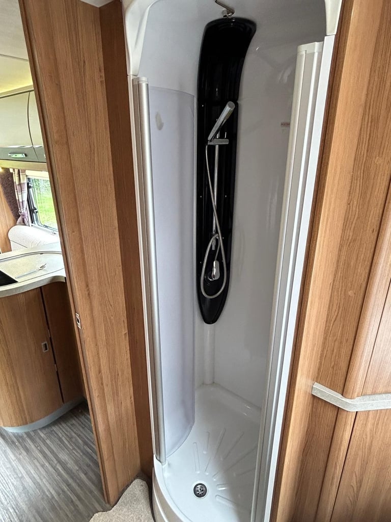 Auto-Trail Tracker RB, Island Bed, Solar, Rack for 3 Electric Bikes, New Cambelt