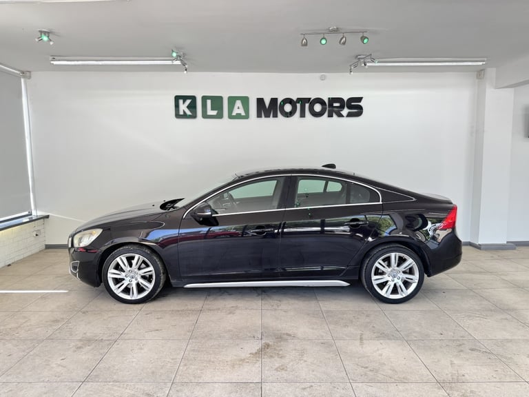 VOLVO S60 2.4 D5 SE Lux Black Auto Diesel 2010