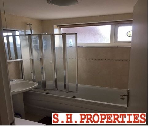 3 bedroom house in LINKS WAY, HENDON, NW4 1JR