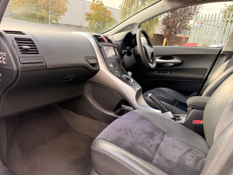 2010 Toyota Auris 1.8 VVT-h T Spirit CVT Euro 5 (s/s) 5dr HATCHBACK Petrol/Electric Hybrid Automatic