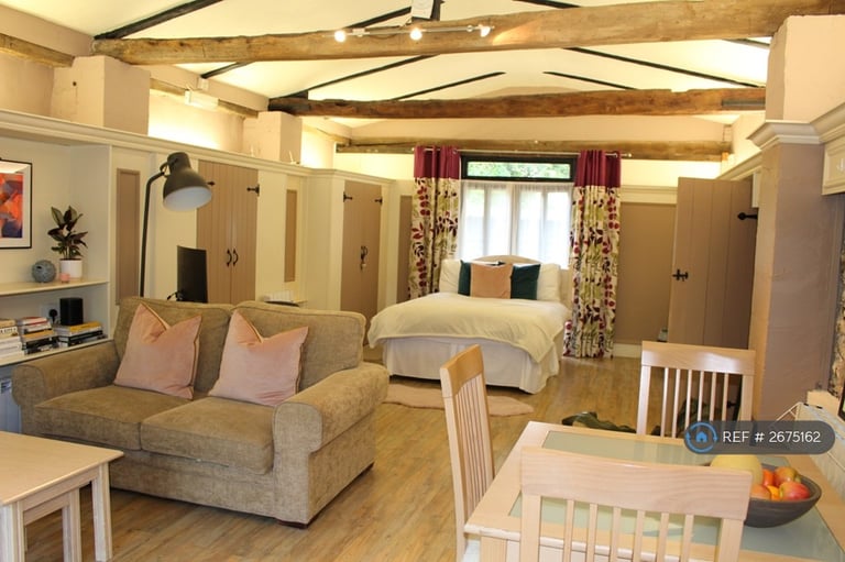 Studio flat in Frith Farm House, Faversham, ME13 (#2675162)