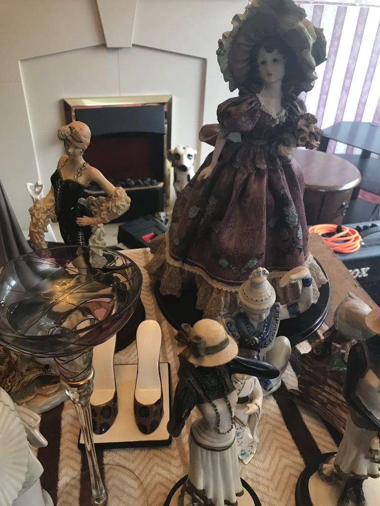 Figurines/ ornaments qty 50