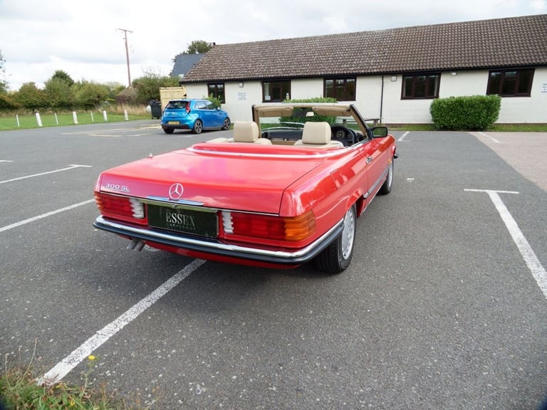 1988 Mercedes-Benz SL 3l 2d  AUTO  188 BHP Convertible Petrol Automatic