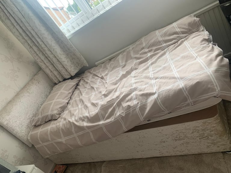 Crushed velvet single bed with mattress! Cheap 