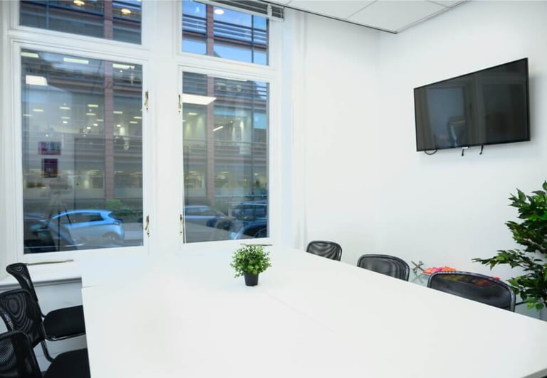 *Victoria* Private Serviced Offices: Units from 3 to 100 desks for rent SW1