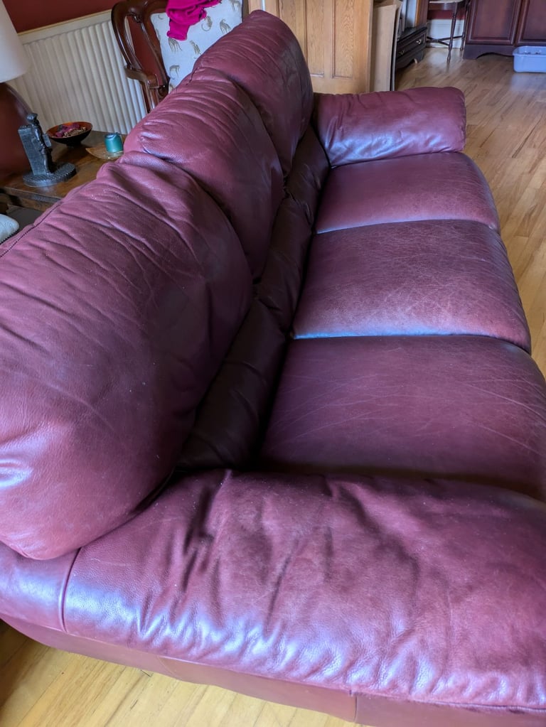 Leather settee 