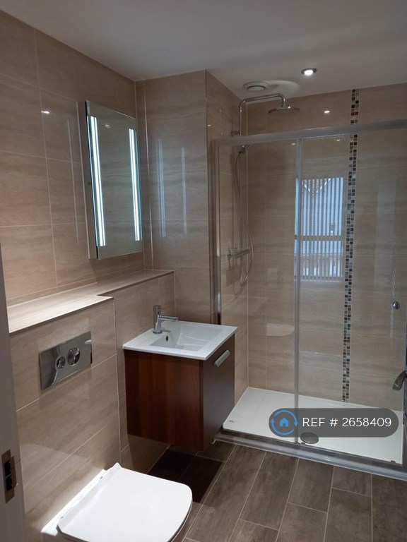 2 bedroom flat in Court Road, Hythe, CT21 (2 bed) (#2658409)