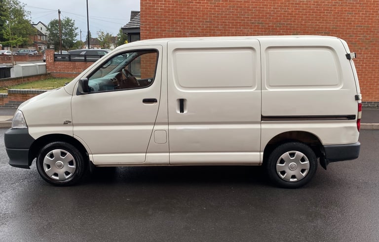 2008 Toyota Hiace 280 D-4D SWB 95bhp