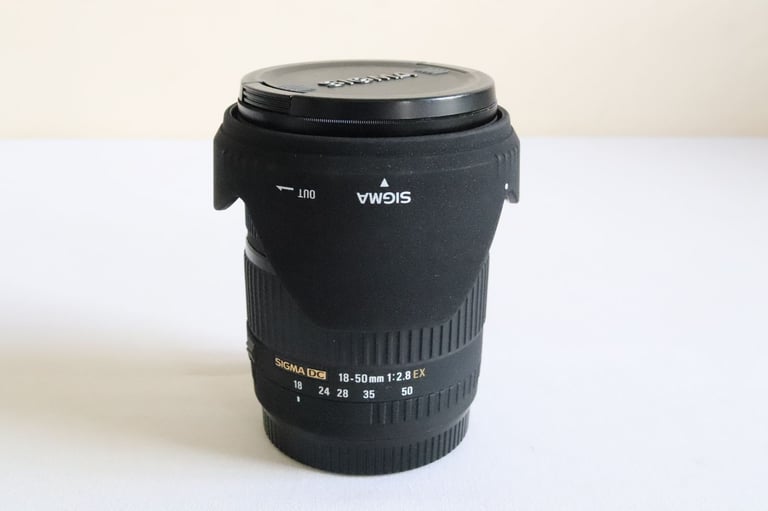 Sigma 18-50mm f/2.8 EX DC Macro Lens for Canon