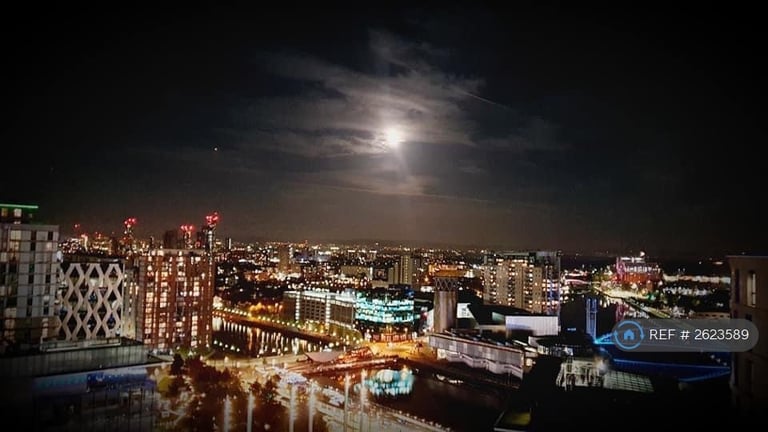 2 bedroom flat in Lightbox, Media City Uk, Salford, M50 (2 bed) (#2623589)