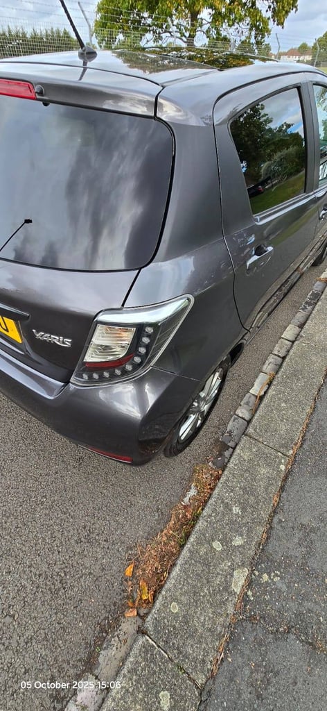 Toyota, YARIS, Hatchback, 2014, Manual, 1329 (cc), SUNROOF, 5 doors