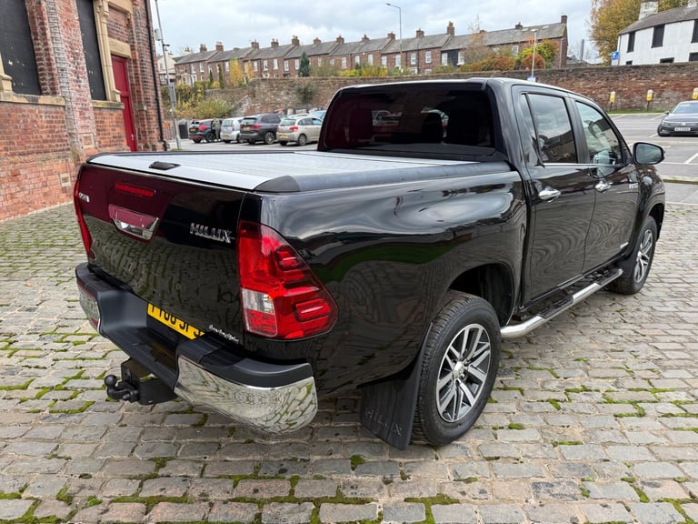 2017 Toyota Hilux Invincible D/Cab Pick Up 2.4 D-4D PICK UP Diesel Manual