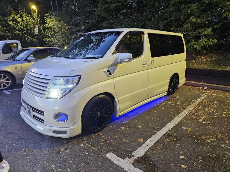 image for NISSAN ELGRAND 3.5 V6 Highway Star Air Ride 25k miles Fresh Import E51 Elgrand