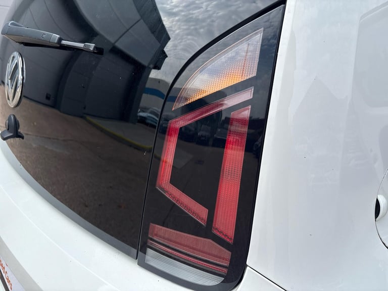 2018 Volkswagen up! 1.0 Move up! Hatchback 5dr Petrol Manual Euro 6 (s/s) (60 ps) HATCHBACK Petro...