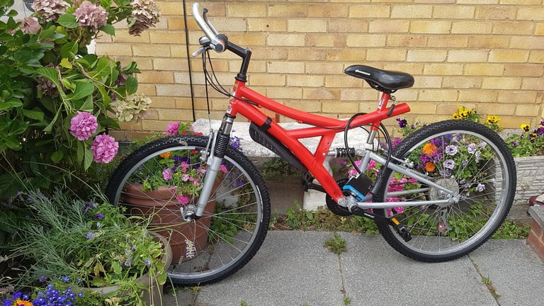 DUAL SUSPENSION 26" WHEEL BIKE 19" FRAME IN GOOD WORKING ORDER