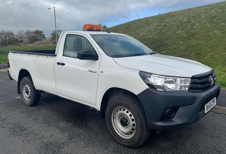 image for 2019 Toyota Hilux 2.4 HI-Luxury Active D-4D 4WD Single Cab 4WD 5dr Pickup Diesel Manual