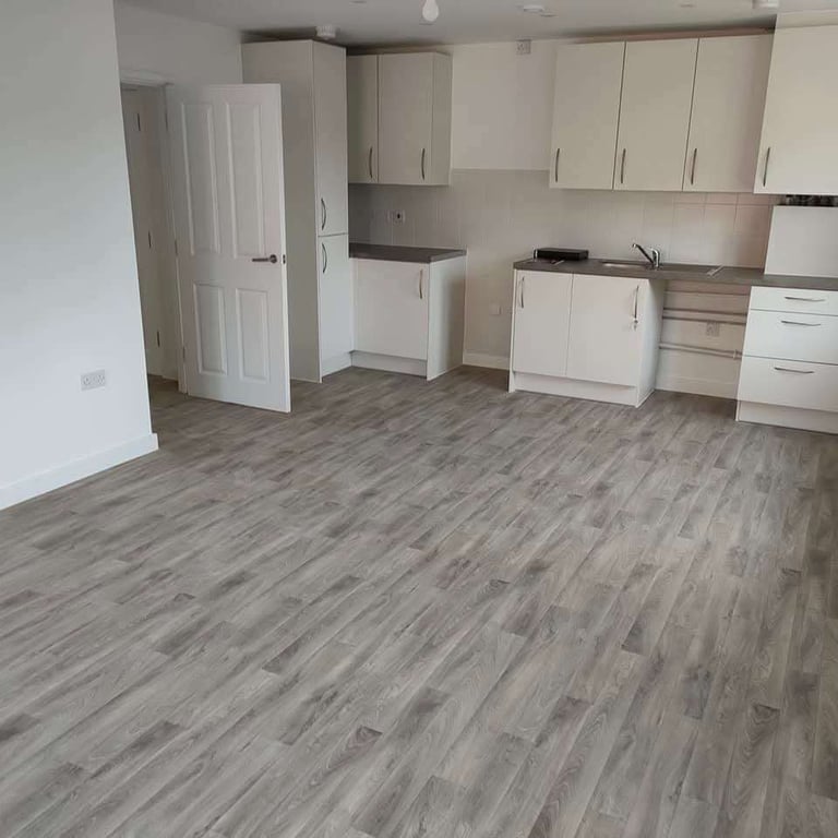 2 BED FIRST FLOOR FLAT. 