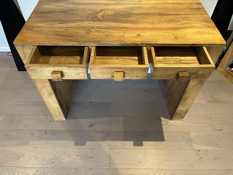 Stunning Solid Oak Console Hallway Table/Desk Collect Welwyn Garden City AL8