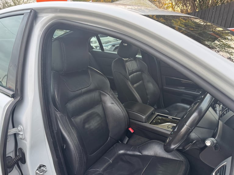 2015 Jaguar XF 2.2d R-Sport Black 4dr Auto SALOON Diesel Automatic