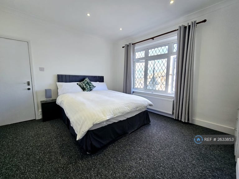 1 bedroom in St. Johns Road, Gillingham, ME7 (#2633853)