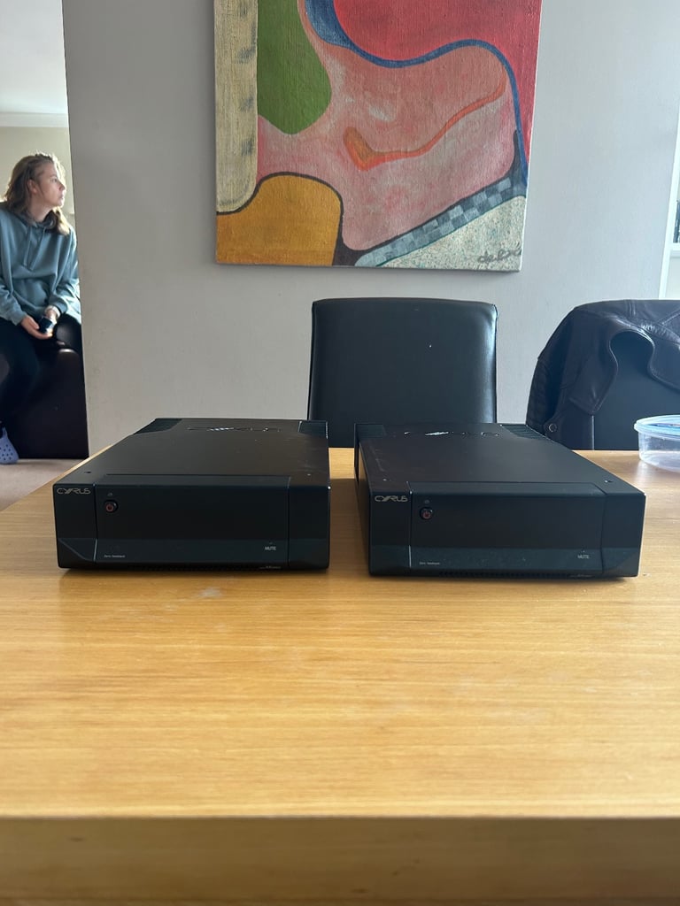Cyrus aPA 7 mono amplifiers