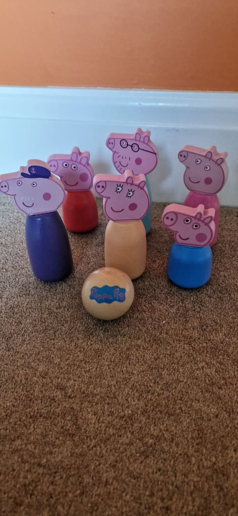 PEPPA PIG WOODEN CHARACTER SKITTLES. EXCELLENT CONDITION.