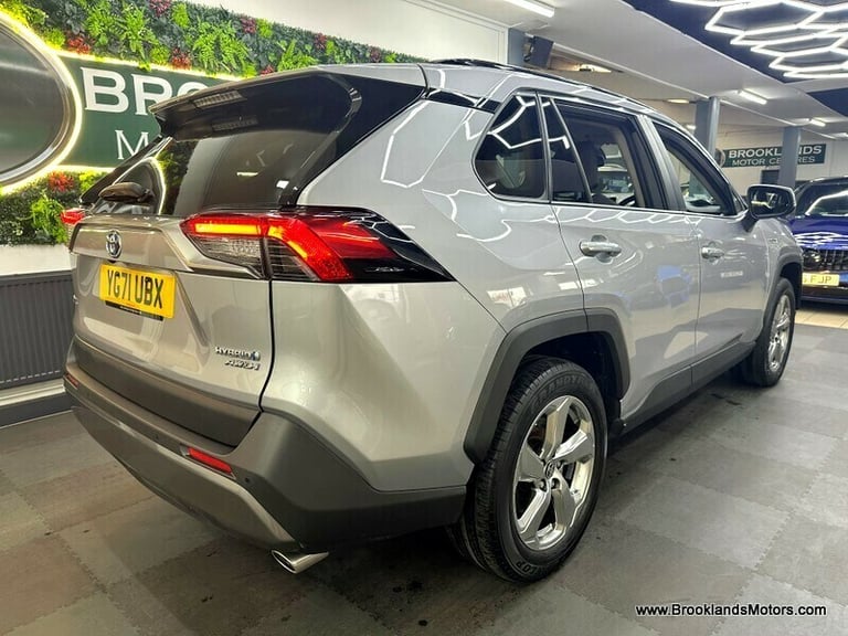 Toyota RAV4 2.5 VVT-I DESIGN [SAT NAV, REVERSE CAMERA &amp; 4WD]