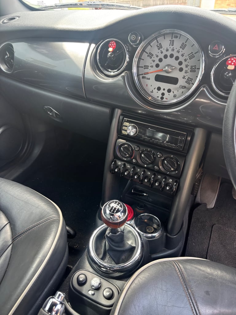 Mini, CONVERTIBLE, Convertible, 2008, Manual, 1598 (cc), 2 doors