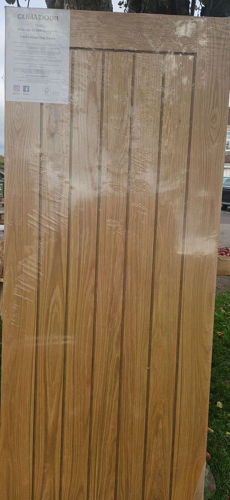 image for 1 x Mexicano Oak Panel Fully Finished Door and 2 x Oak linings